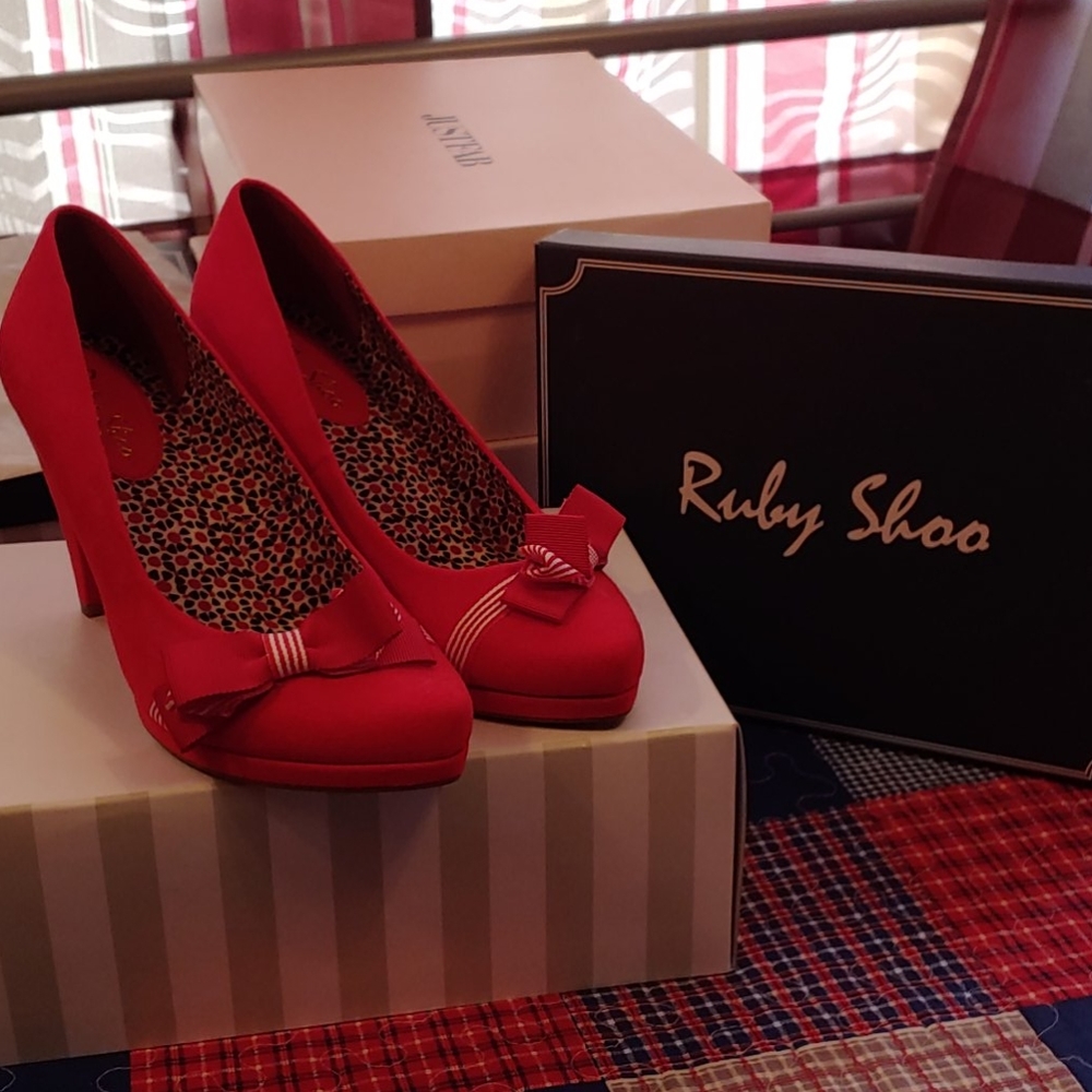 Ruby Shoo Bright Red Susanna Pumps SZ10/EUR41